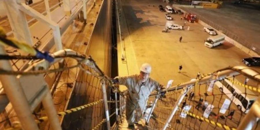 شاهد الان - وزير البترول يتابع تجهيز سفينة التغييز Energos Power بميناء الإسكندرية - تواصل نيوز