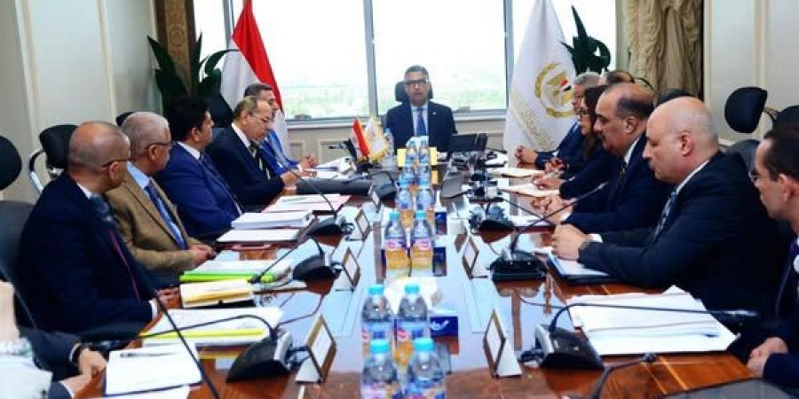 عاجل وحصرى - وزير التموين يتابع الموقف التنفيذي للمخزون الاستراتيجي من السلع - تواصل نيوز