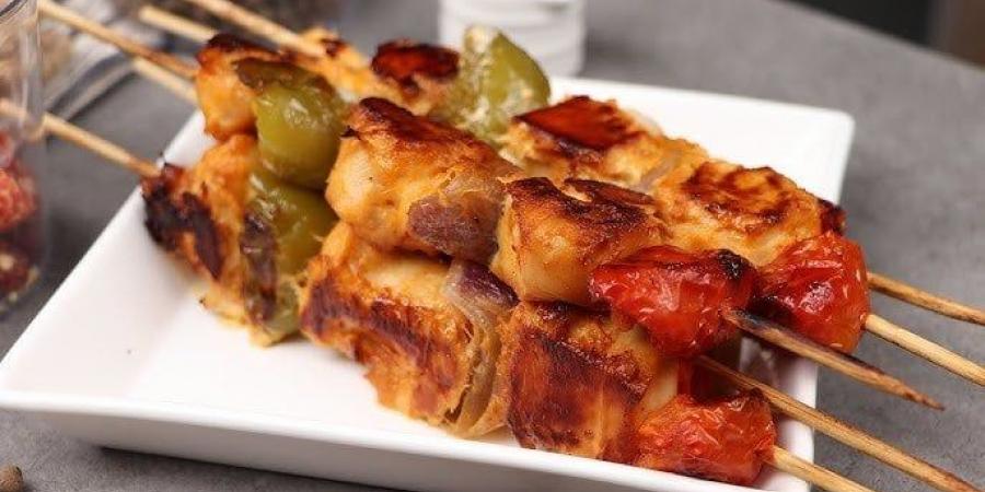 «طعم لذيذ».. طريقة عمل «شيش طاووق» في المنزل - تواصل نيوز