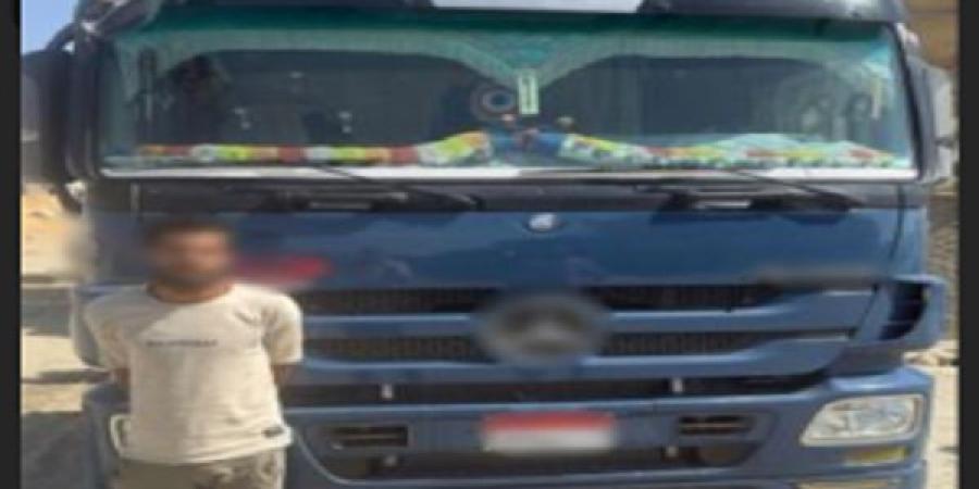 ضبط سائق نقل اصطدم بملاكى وتسبب فى وفاة شخص وأصابة 2 بالقاهرة - تواصل نيوز