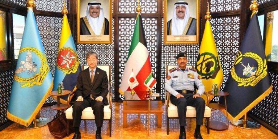 رئيس الأركان العامة للجيش الكويتي يبحث مع سفير اليابان لدى البلاد موضوعات مشتركة - صحيفة تواصل