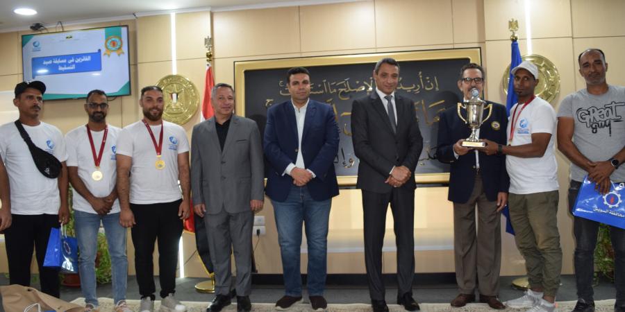 محافظ السويس يسلم الجوائز للفائزين بمسابقة الصيد - صحيفة تواصل