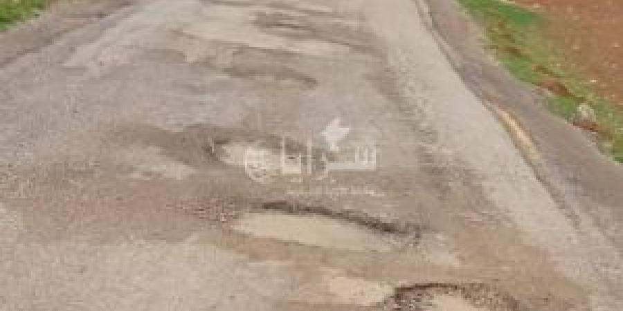 "طريق رئيسي خربان من 10 سنوات" .. سكان الكرك يناشدون عبر سرايا بتعبيد هذا الشارع (صور) - تواصل نيوز