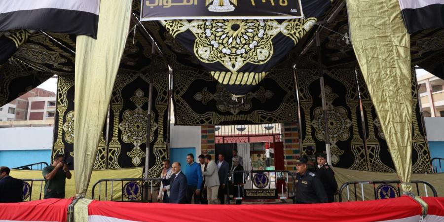 محافظ كفرالشيخ يتفقد اللجان الانتخابية بمجمع مدارس هدى شعراوي للتعليم الأساسي - تواصل نيوز