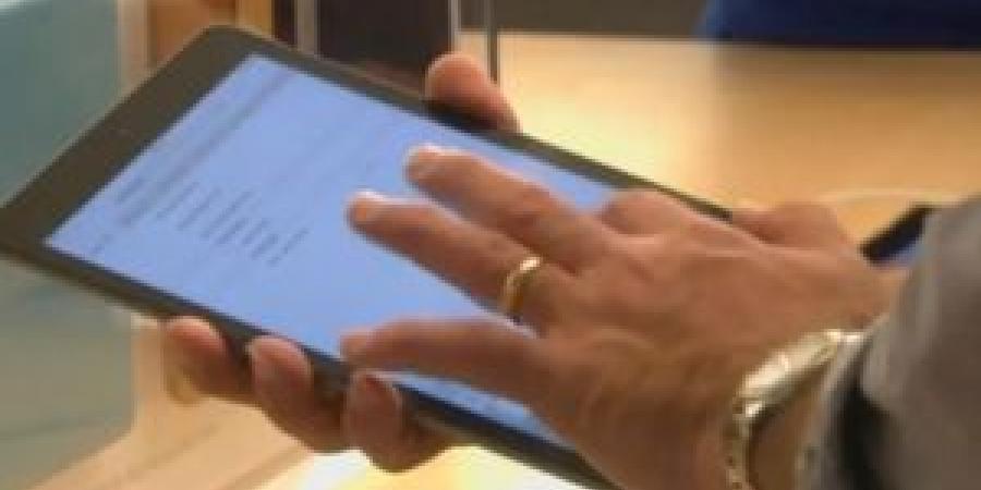 تقرير: تمسك الأميركيين بأجهزتهم الإلكترونية القديمة يكبد الاقتصاد خسائر إضافية - تواصل نيوز