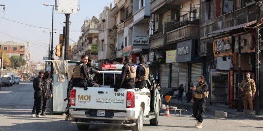 ماذا يحدث في سوريا؟.. حظر تجوال مؤقت في حمص بعد جريمة قتل تحمل أبعادًا طائفية (صور) - تواصل نيوز