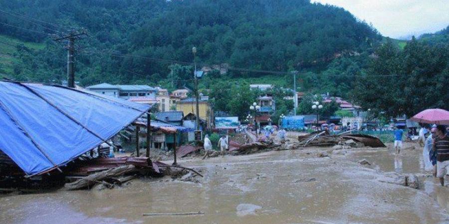 فيضانات فيتنام تودي بحياة 90 شخصا وتتسبب بخسائر طائلة.. ماذا يحدث؟ - تواصل نيوز