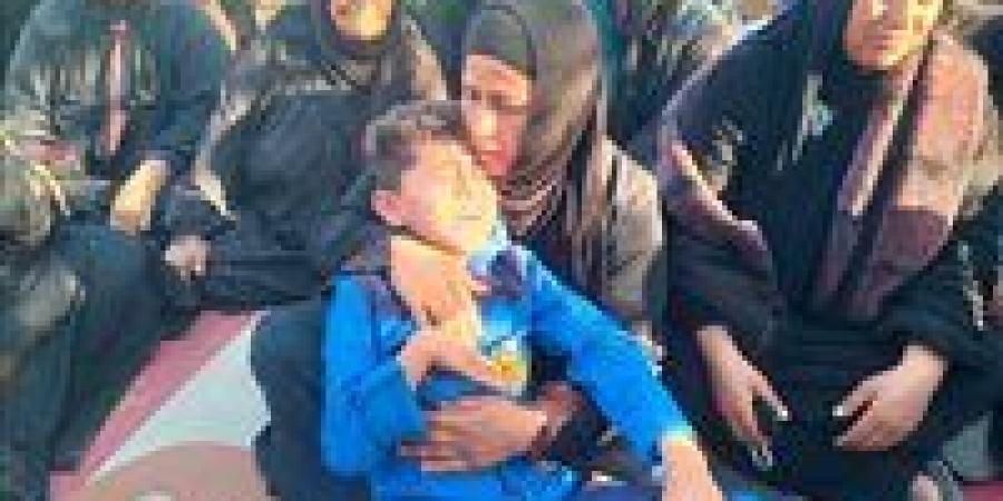 والدة ضحية جريمة الشرقية: «ابني كان يعول أسرته.. وأطالب بالقصاص» - تواصل نيوز