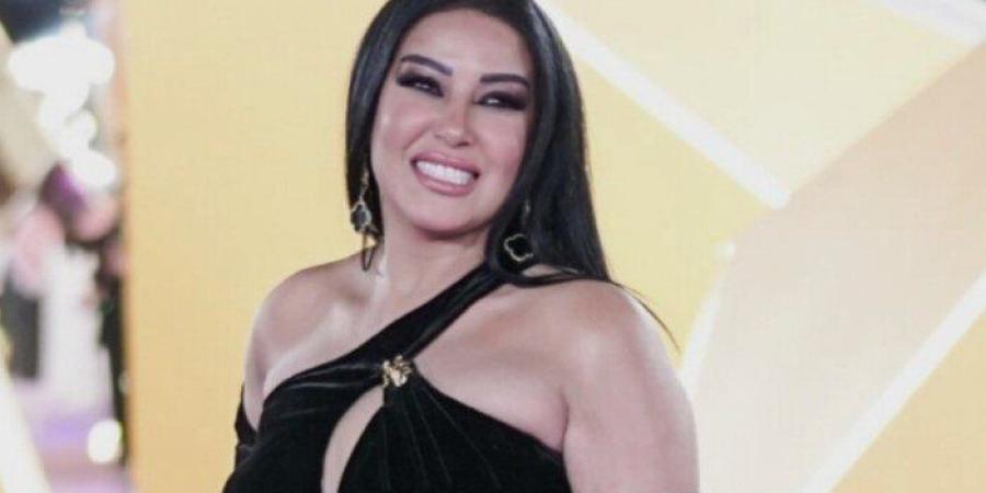 سمية الخشاب: أنا حلوة عشان مفيش حب.. ولابسة أزرق عشان الحسد - تواصل نيوز