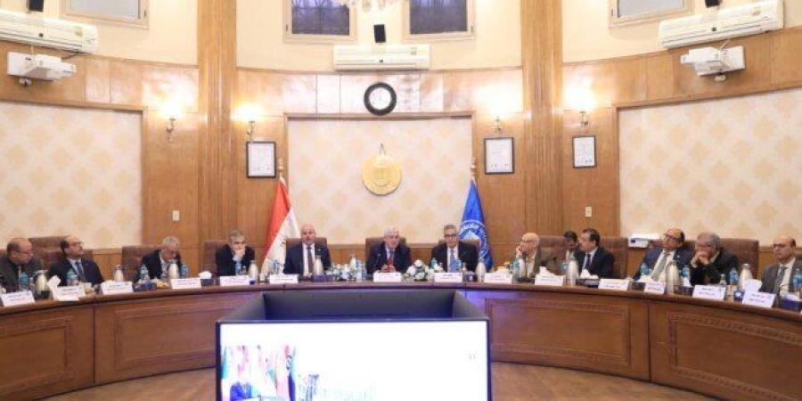 «الأعلى للجامعات» يناقش تعزيز الوعي الوطني والابتكار وتعظيم التصنيفات الدولية - تواصل نيوز