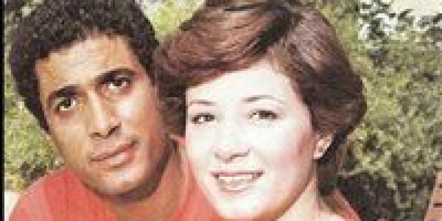 بسبب غبائي.. أحمد زكي يتحدث عن تفاصيل طلاقه من هالة فؤاد في لقاء نادر - تواصل نيوز