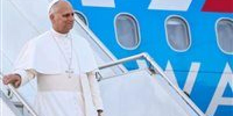 «في أول جولاته للشرق الأوسط».. خلل فني يضرب طائرة بابا الفاتيكان وزيارة إلى لبنان وسط القصف الإسرائيلي - تواصل نيوز
