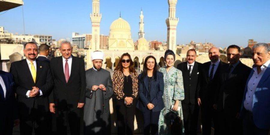 وزراء التنمية المحلية والتضامن والأوقاف ومحافظ الغربية يتفقدون أعمال تطوير محيط المسجد الأحمدي - تواصل نيوز