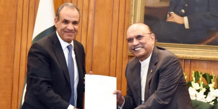 وزير الخارجية يسلم رسالة خطية من الرئيس السيسى إلى الرئيس الباكستاني - تواصل نيوز