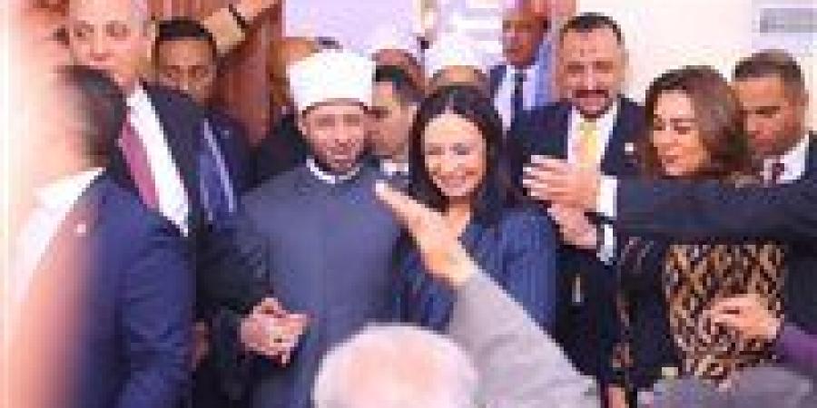 علاج 3000 مريض سنويا.. وزيرة التضامن تفتتح مركزالعزيمة لعلاج وتأهيل مرضى الإدمان بدمنهور - تواصل نيوز