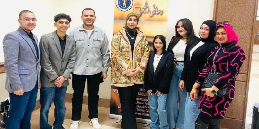 طلاب إعلام الجامعة الأهلية بالإسكندرية يُبدعون أفلامًا تسجيلية و وثائقية ضمن مقرر «التصوير الرقمي» - تواصل نيوز