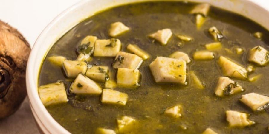 بخطوات بسيطة.. طريقة عمل القلقاس الأخضر بالسلق - تواصل نيوز