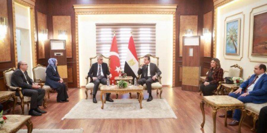 عبد الغفار يستقبل نظيره التركي بالقاهرة لتعزيز التعاون المصري-التركي في القطاع الصحي - تواصل نيوز