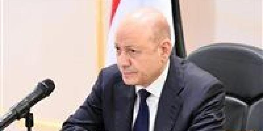 «إعلان حالة طوارئ».. مجلس القيادة الرئاسي اليمني يعلن فرض حظر جوي وبري وبحري على كافة الموانئ - تواصل نيوز