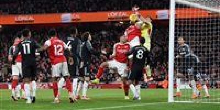 أرسنال يواصل السيطرة على صدارة الدوري الإنجليزي الممتاز برباعية في مرمى أستون فيلا ومانشستر يونايتد يسقط أمام وولفرهامبتون - تواصل نيوز