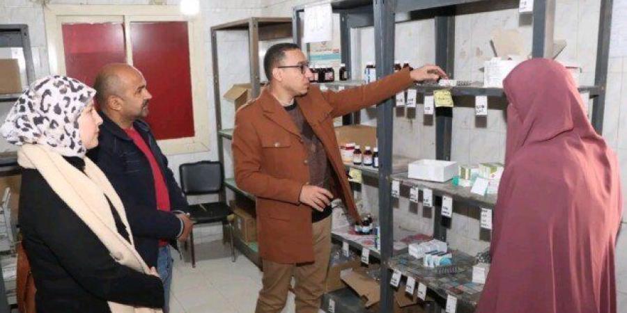 محافظ بني سويف يستعرض تقرير لجنة شؤون القرى لـ14 مجلسًا قرويًا خلال ديسمبر - تواصل نيوز