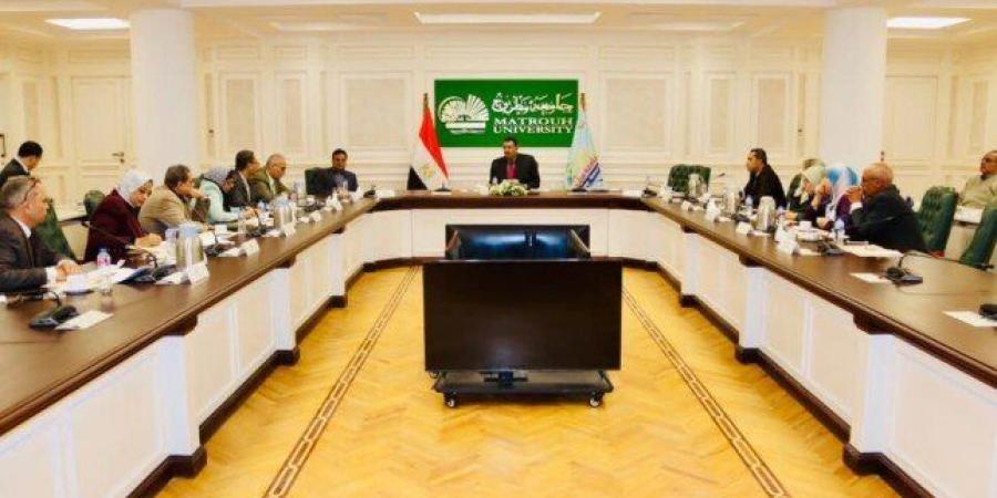 مجلس جامعة مطروح في جلسته الـ96 يؤكد مواصلة تطوير العملية التعليمية والبحثية - تواصل نيوز