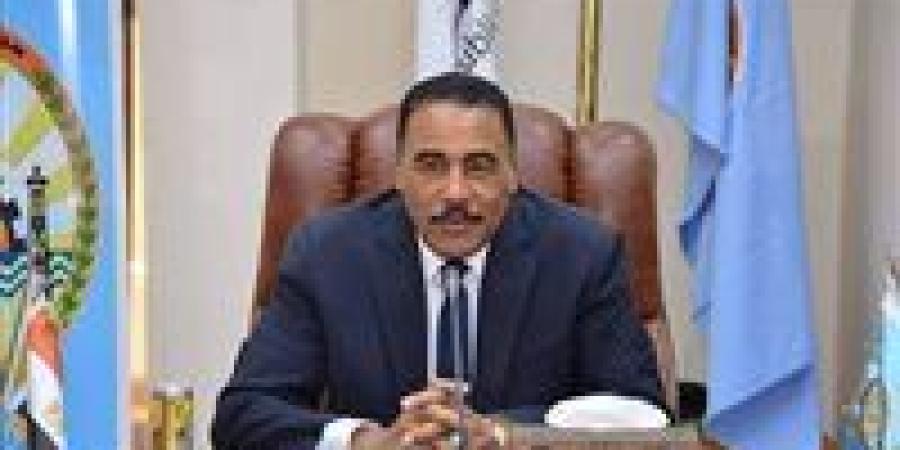 مع احتفالات العام الميلادي الجديد.. محافظ مطروح يشدد على رفع درجة الاستعداد القصوى بالحدائق والمستشفيات - تواصل نيوز