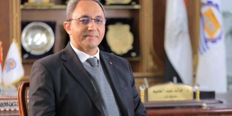 محافظ قنا يوجه بتعديل موعد امتحان الصف الثاني الثانوي استجابة لشكاوى الطلاب - تواصل نيوز