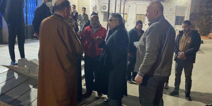 محافظ الدقهلية يفاجئ مستشفى الصدر بالمنصورة بزيارة ليلية - تواصل نيوز