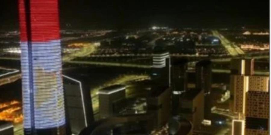 القاهرة الإخبارية: علم مصر يزين البرج الأيقوني بالعاصمة الإدارية الجديدة احتفالًا برأس السنة - تواصل نيوز