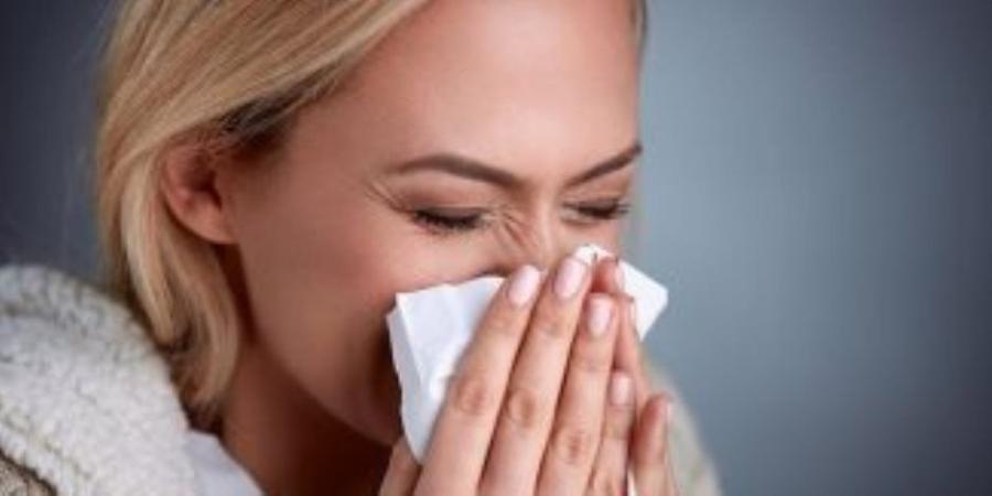 طبيب أمريكي يقدم 4 نصائح للوقاية من نزلات البرد والأنفلونزا .. اعرف التفاصيل - تواصل نيوز