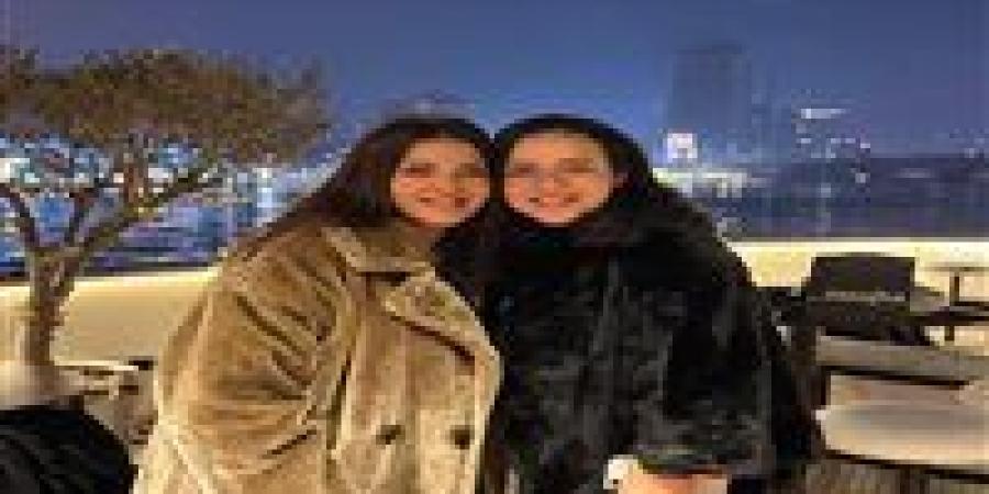 بكلمات معبرة.. إيمي سمير غانم تهنئ دنيا سمير غانم بعيد ميلادها - تواصل نيوز