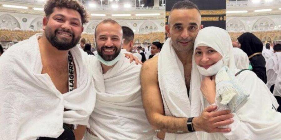 برفقة زوجها.. منة شلبي تؤدي مناسك العمرة مع بداية العام الجديد 2026 - تواصل نيوز