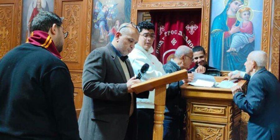 «أجواء احتفالية والدعاء لمصر».. أقباط بورسعيد يؤدون صلوات قداس رأس السنة بكنيسة الأنبا بيشوي - تواصل نيوز