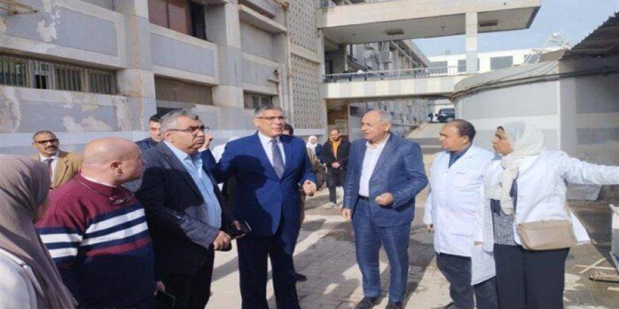 محافظ الجيزة ومساعد وزير الصحة يتفقدان مستشفى 6 أكتوبر المركزي - تواصل نيوز