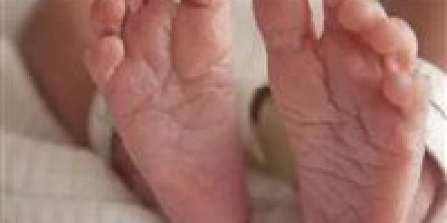 القبض على أب أنهى حياة طفله ضربًا بسبب بكائه في حلوان - تواصل نيوز