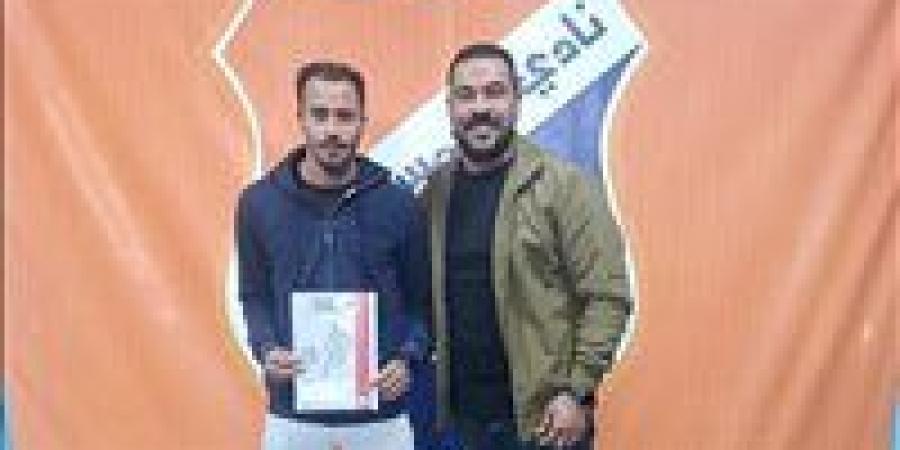 الشمس يدعم صفوفه بضم إسلام عادل صانع ألعاب كسكادا موسم ونصف - تواصل نيوز