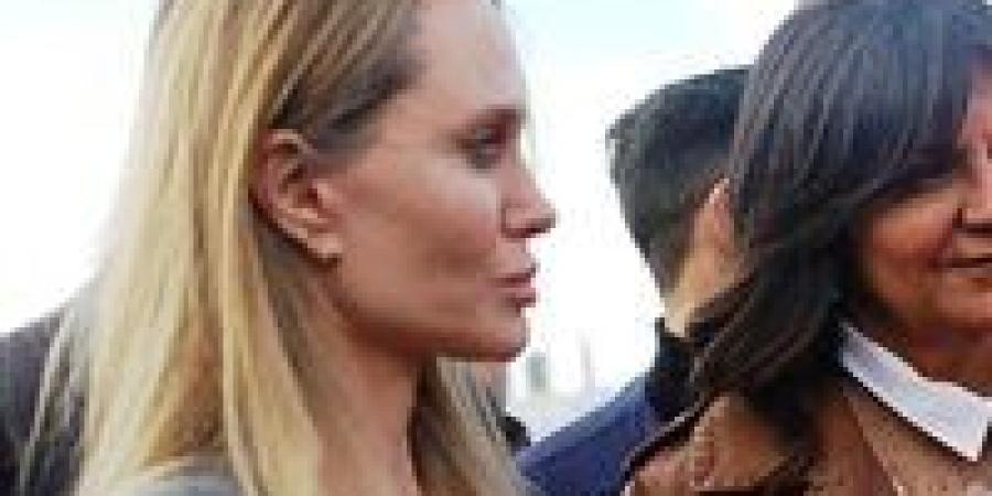 أنجلينا جولي في معبر رفح.. زيارة إنسانية تؤكد تضامنها مع غزة وتعزز الدور المصري في دعم الفلسطينيين - تواصل نيوز