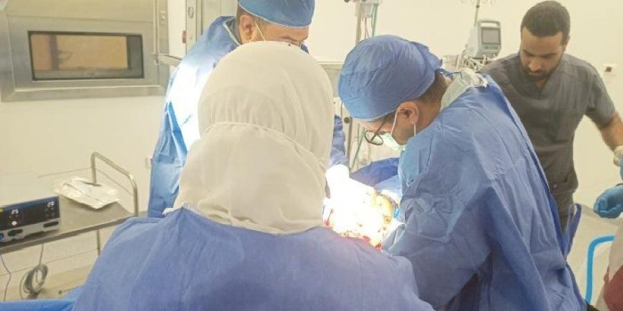 إنقاذ حياة سيدة تعاني من مشيمة متقدمة بمستشفى أبوتشت المركزي بقنا - تواصل نيوز