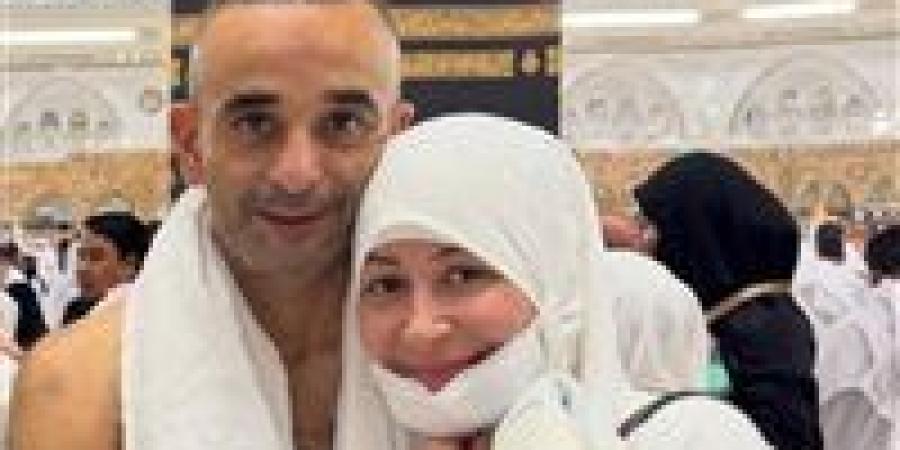 منة شلبي وزوجها الأبرز.. نجوم استقبلوا العام الجديد بأداء مناسك العمرة - تواصل نيوز