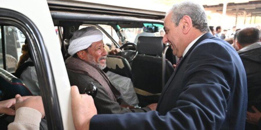 محافظ الغربية يتفقد مواقف طنطا ويستمع لمطالب المواطنين لضمان انتظام النقل وراحة الركاب - تواصل نيوز