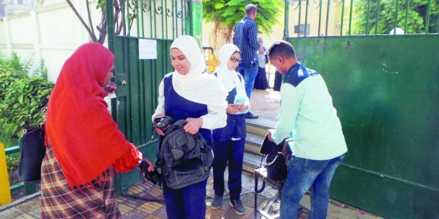 صفحات الغش تنشر أسئلة امتحانات الشهادة الإعدادية بعد بدء اللجنة - تواصل نيوز