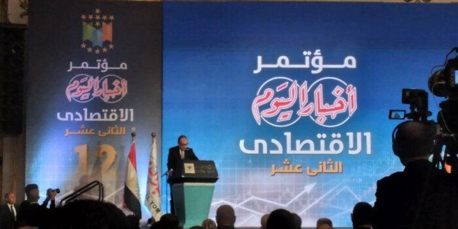 شيمي: شركات قطاع الأعمال العام تدير 157 مشروعا باستثمارات 184 مليار جنيه - تواصل نيوز