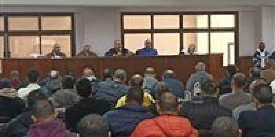 سامح الشاذلي يجتمع بالمديرين الفنيين للسباحة بالزعانف - تواصل نيوز