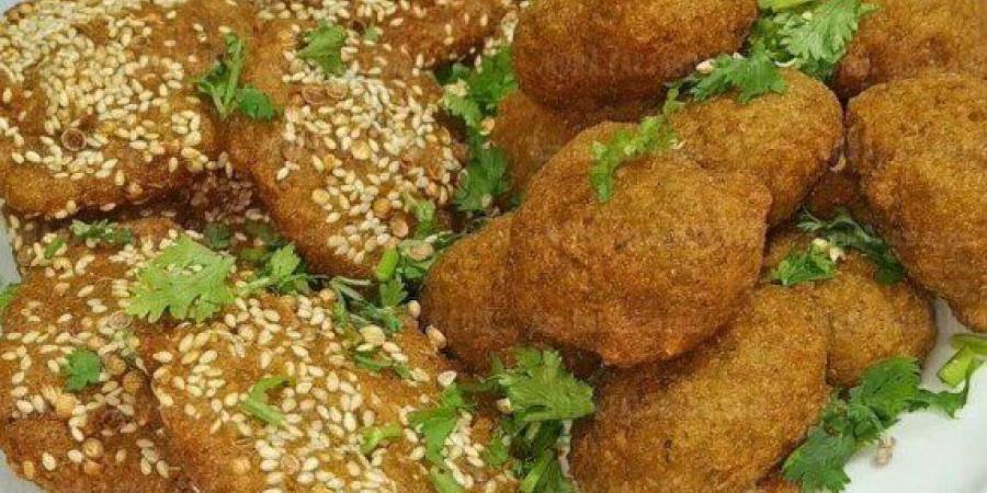 أشهر الأكلات الشعبية.. طريقة عمل الفلافل البيتي بطعم لا يقاوم - تواصل نيوز