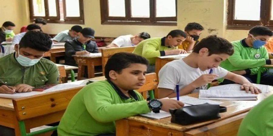 تعليم المنوفية تضبط الطالب المتسبب في تداول ورقة امتحان العربي - تواصل نيوز