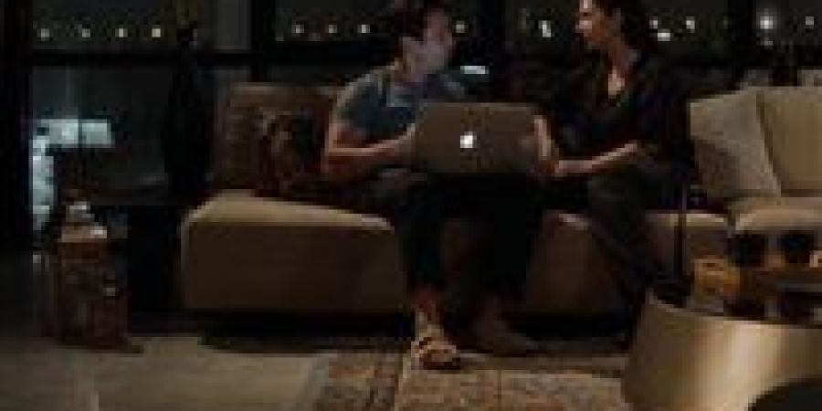 مسلسل لعبة وقلبت بجد الحلقة 8.. دنيا المصري ترقع قضية على شقيقها بسبب الميراث - تواصل نيوز