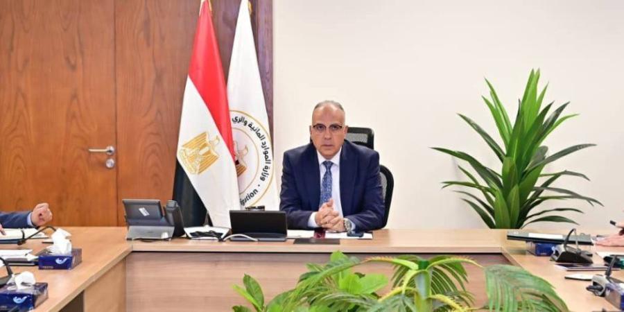 وزارة الرى يتابع الموقف التحصيلي لمستحقات الوزارة المالية خلال النصف الأول من العام المالي ٢٠٢٥ / ٢٠٢٦ - تواصل نيوز