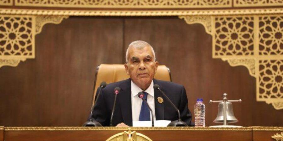 اليوم.. الشيوخ يناقش قضايا المناخ وورد النيل وتعديل ضريبة العقارات - تواصل نيوز