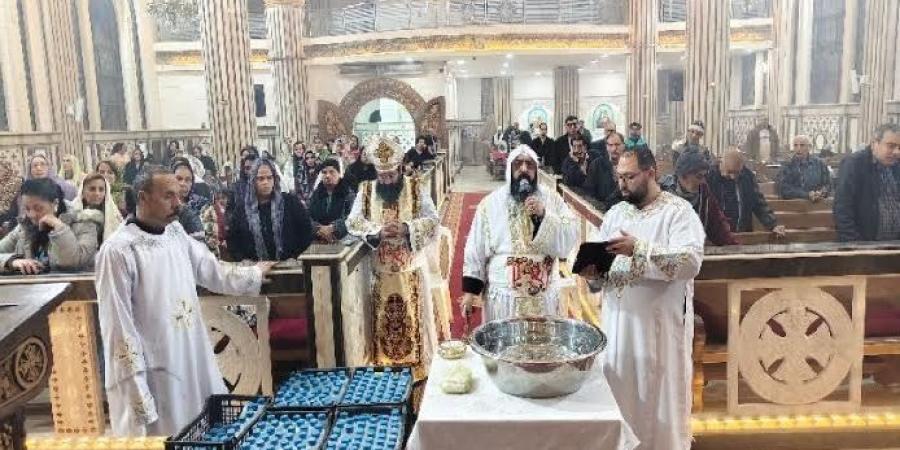بـ صلاة اللقان.. أقباط الإسكندرية يحتفلون بعيد الغطاس المجيد بكنيسة أبو سيفين بأمبروزو - تواصل نيوز